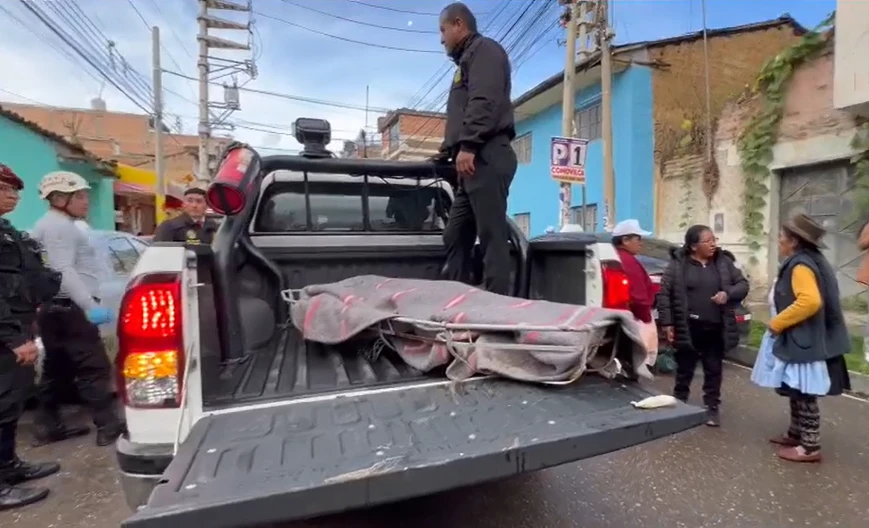 Familia exige justicia mientras llevan cuerpo a morgue