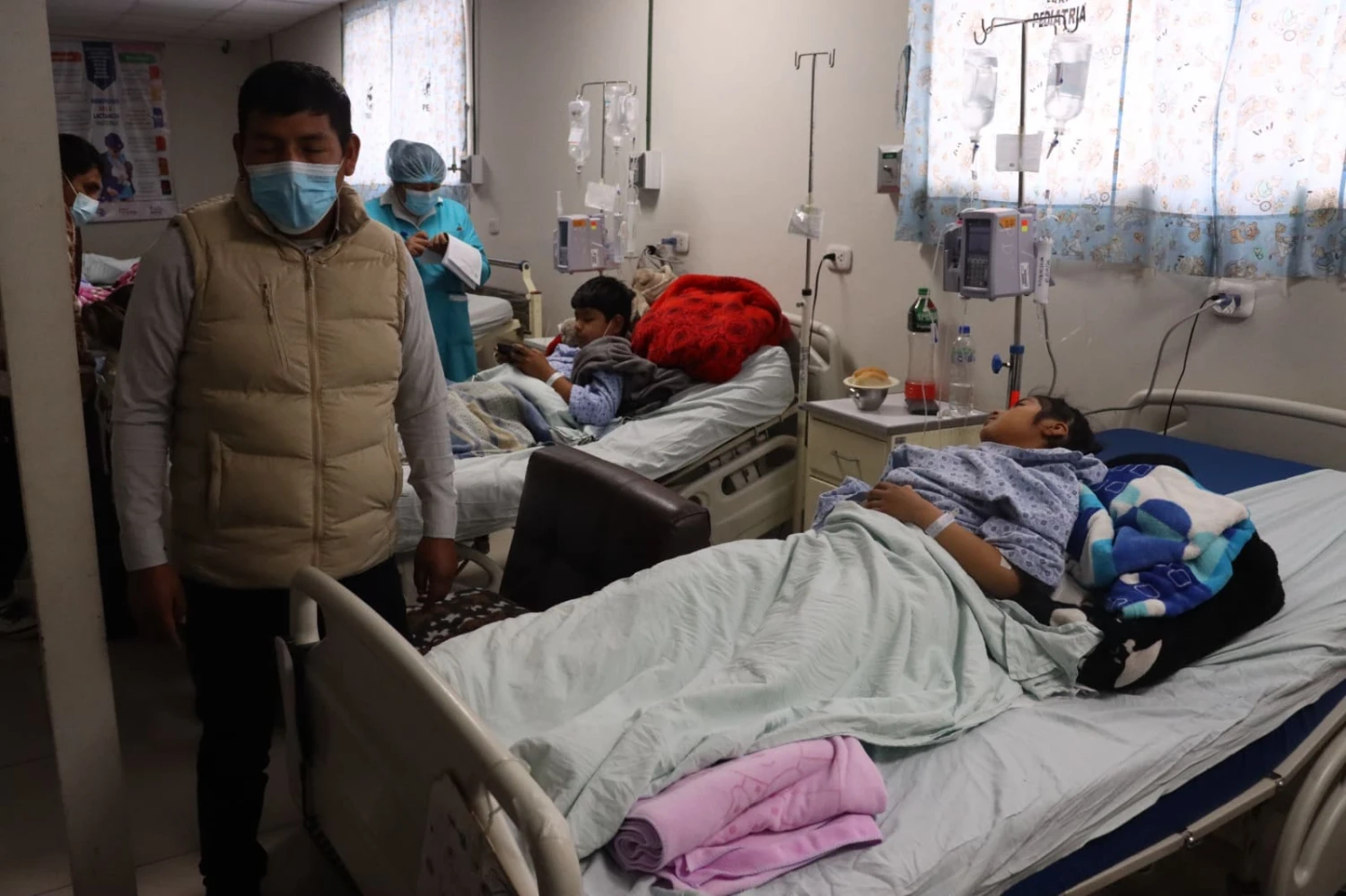 Niña sobrevive al sismo y es operada en Huancayo