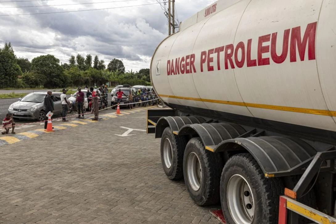 Petróleo cae y bolsas marcan máximos por posible acuerdo entre EE.UU. e Irán.