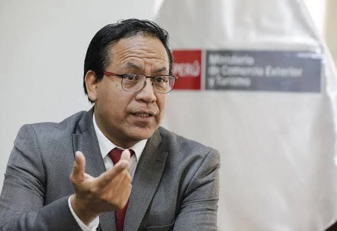 Elmer Cuba advierte: plan económico de Roberto Sánchez es bastante malo