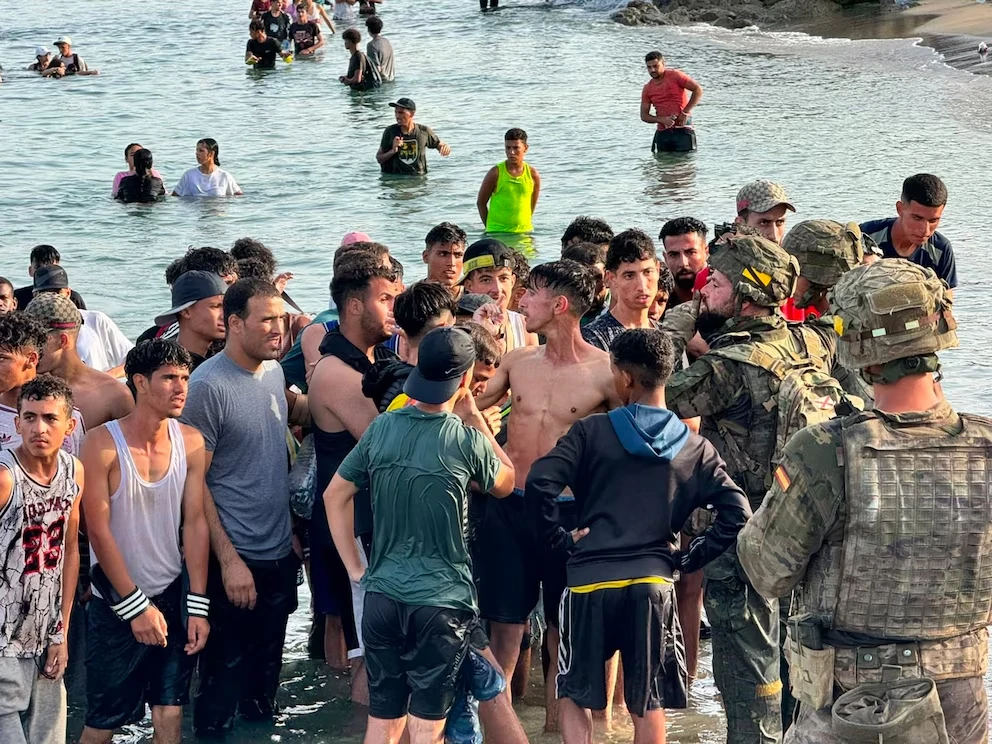Crisis en Ceuta: 60 mil migrantes cruzan la frontera
