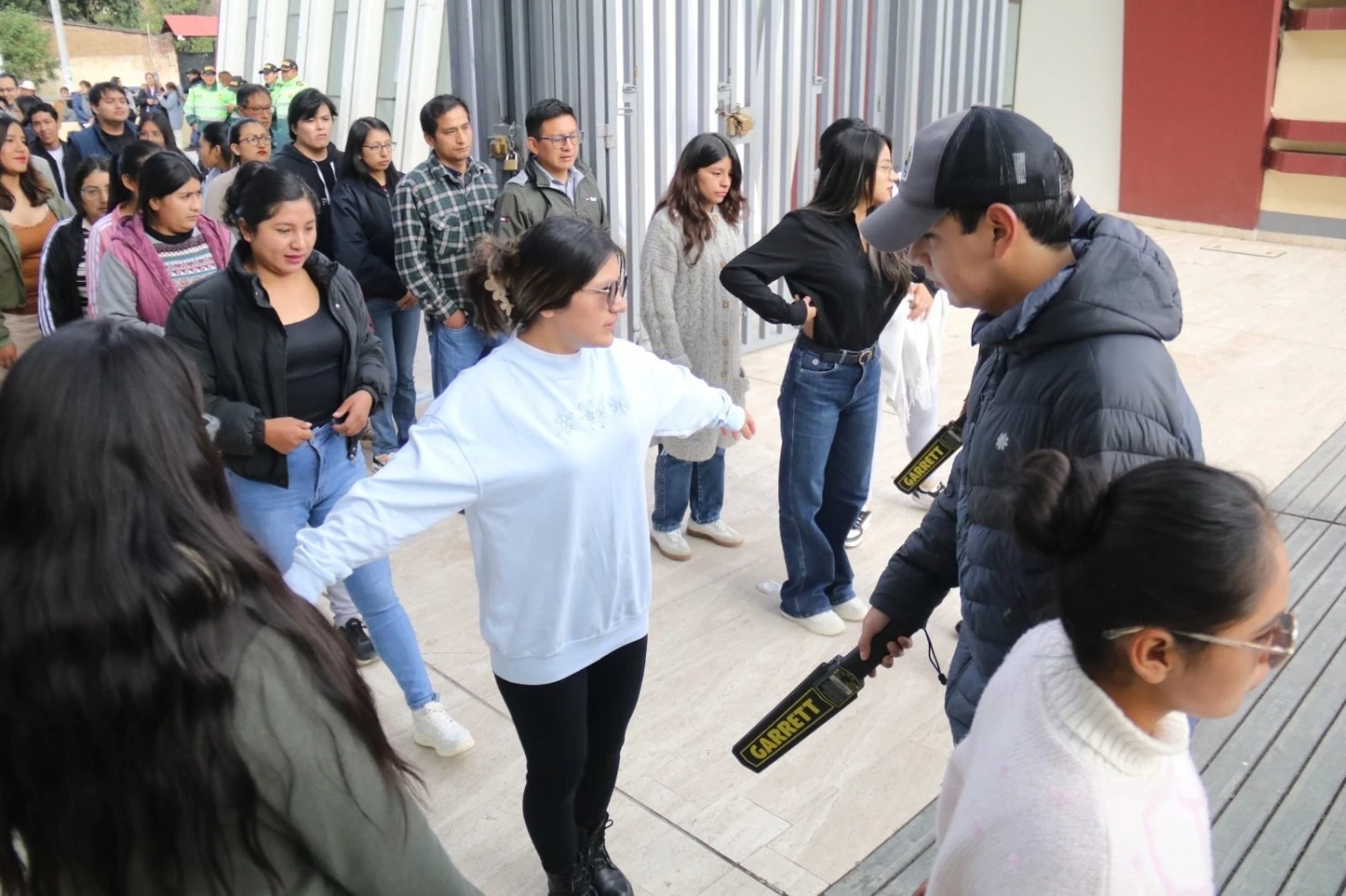 Más de 2 mil rinden examen SERUMS en Junín