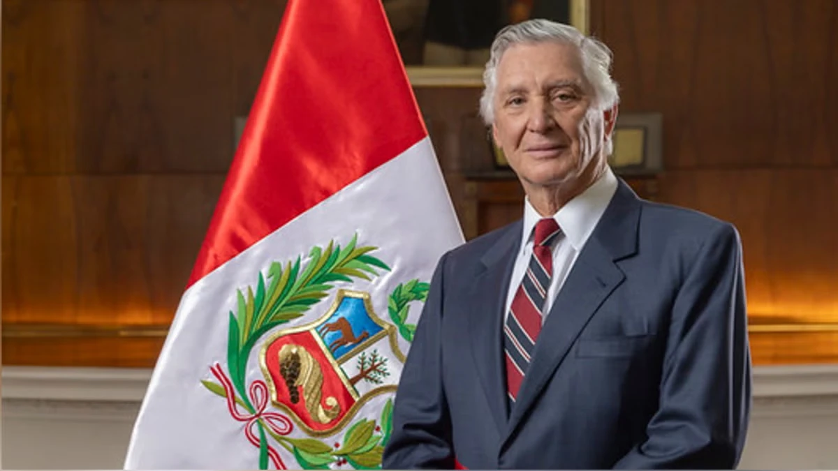 Carlos Pareja asume Cancillería con orgullo y honor