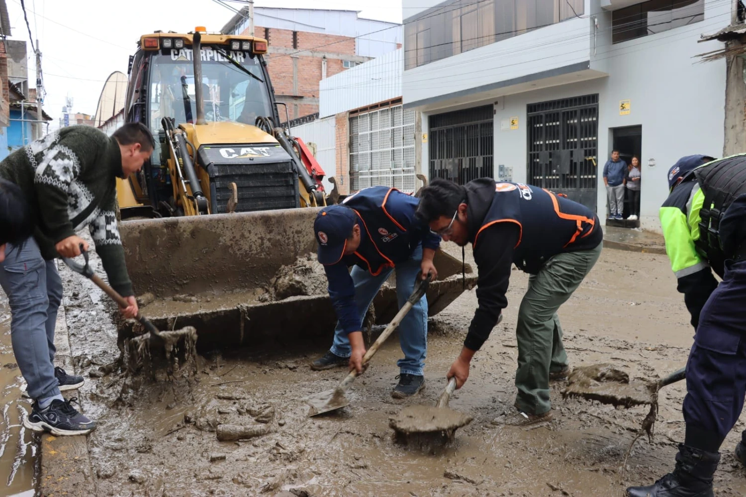 Chilca responde a desborde y exige responsabilidad