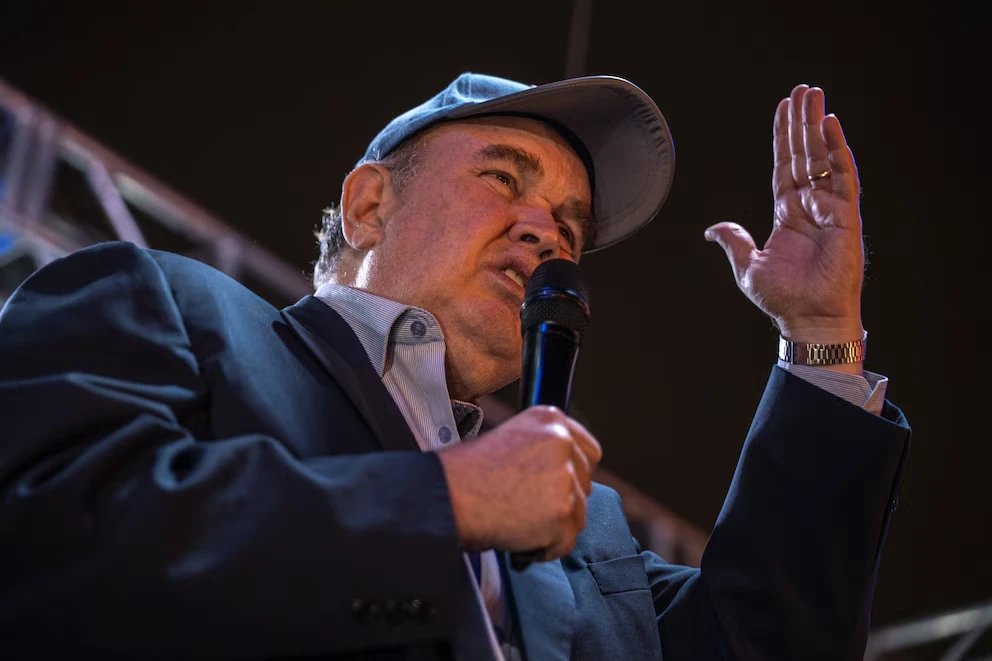 López Aliaga pide votar por Keiko Fujimori