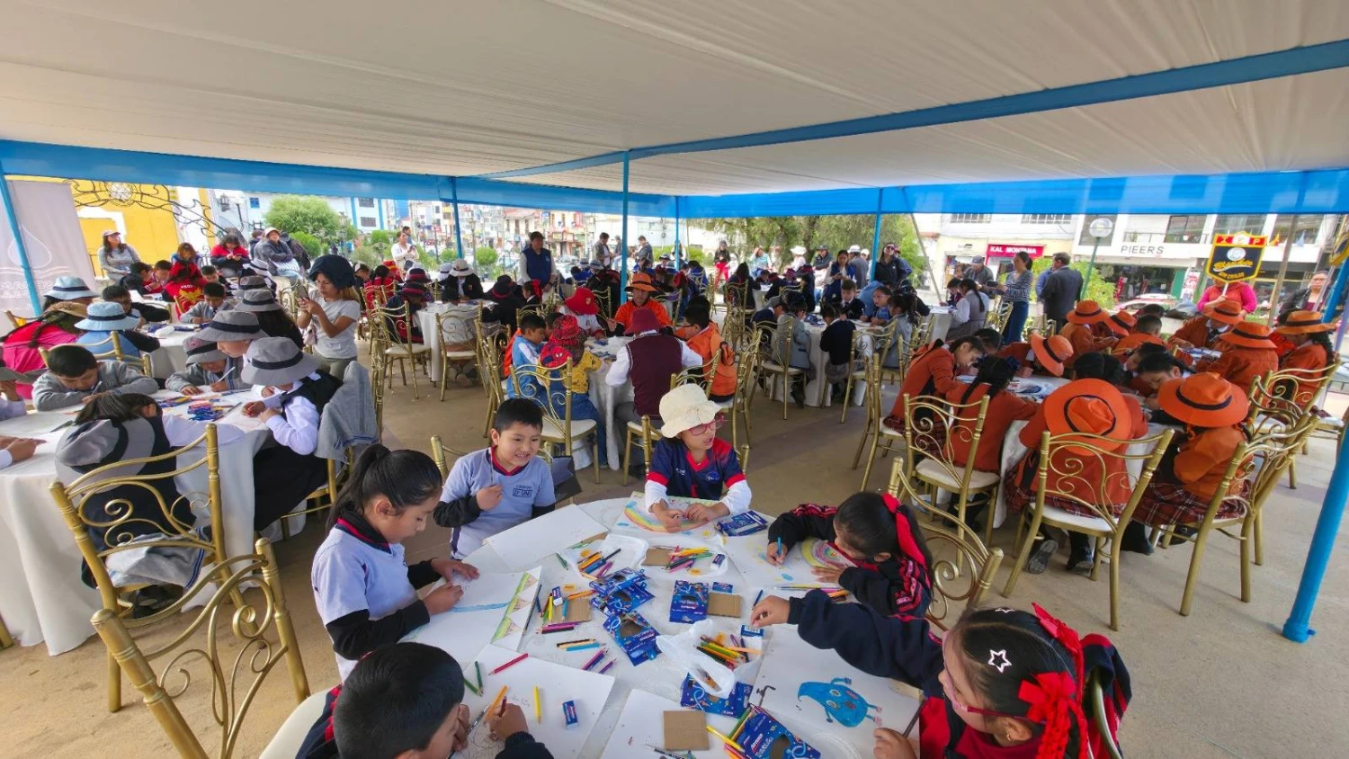 Huancayo vive la Feria del Agua con escolares