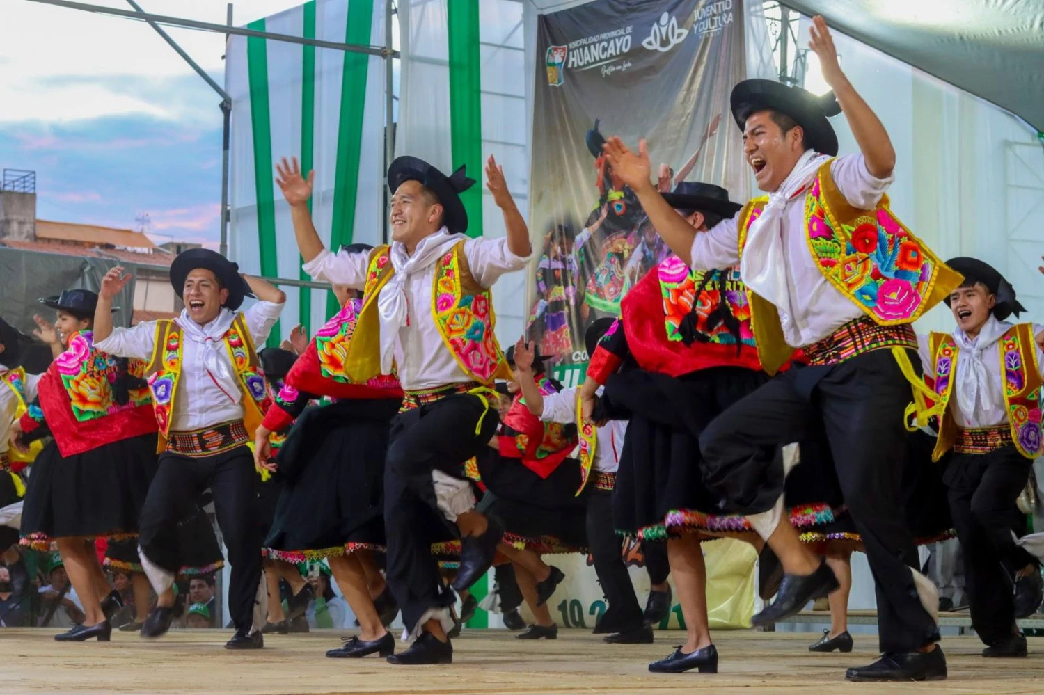 Huancayo vibra con el Concurso Nacional de Huaylarsh
