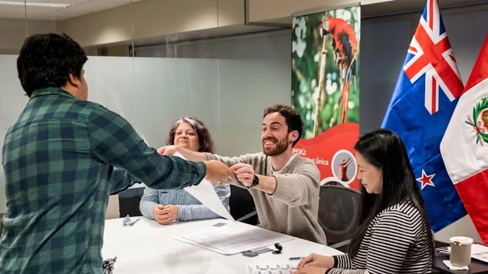 Peruano en Nueva Zelanda da inicio al voto