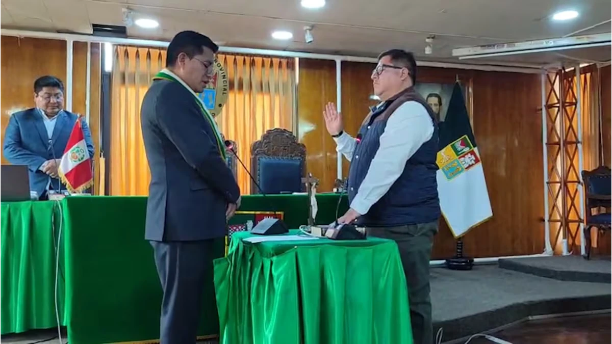 Cuatro accesitarios juramentan como regidores provisionales de Huancayo hasta el 4 de octubre