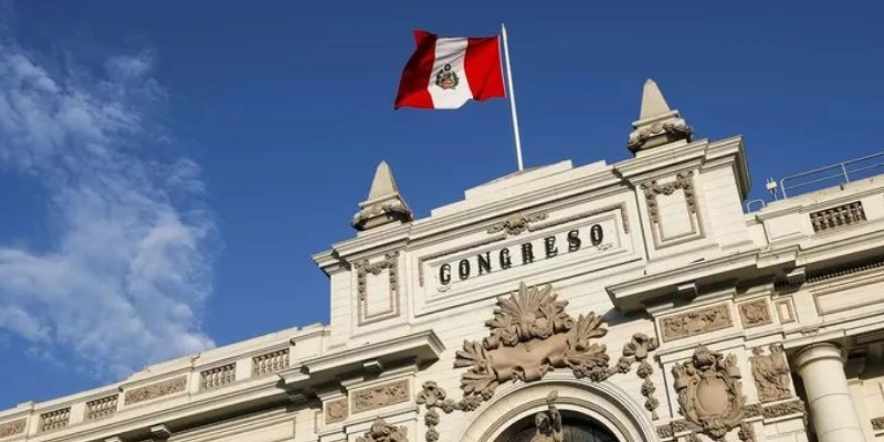 Congreso evalúa sede en playa y desata polémica