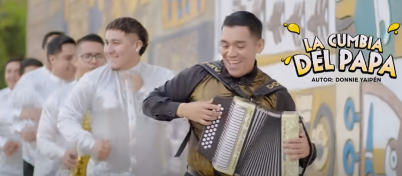 Donnie Yaipén enciende redes con cumbia al Papa