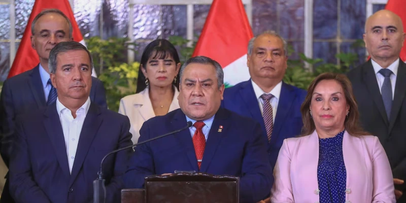 Gustavo Adrianzén anunció su renuncia a la Presidencia del Consejo de Ministros