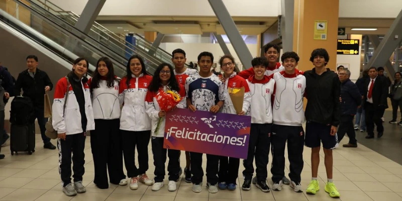 Perú gana 38 medallas en natación y vuelve en gloria