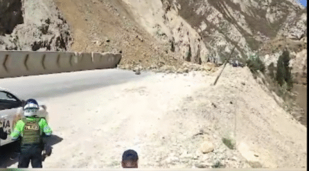 Carretera Central bloqueada hoy: piedras y caos