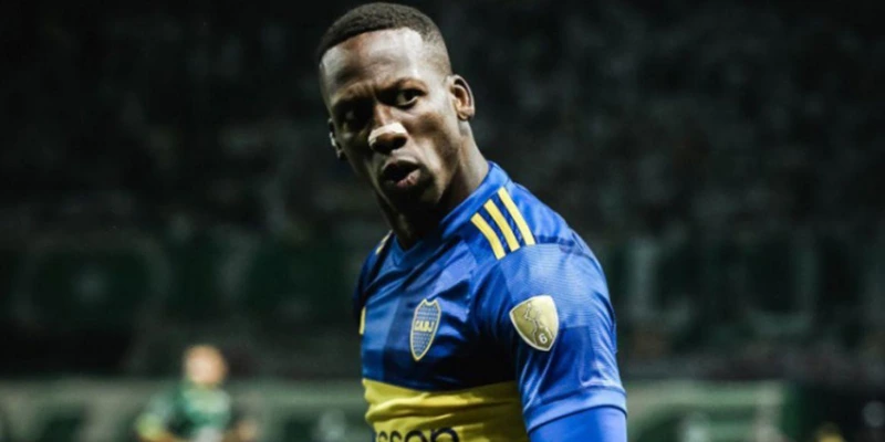Advíncula sería titular hoy ante Benfica en Miami