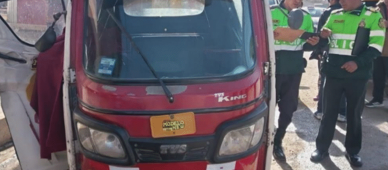Mototaxista es hallado sin vida dentro de su unidad