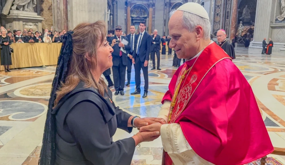 Boluarte saluda al papa León XIV por su cumpleaños