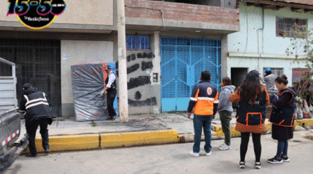 Familia recibe ayuda tras incendio en Chilca