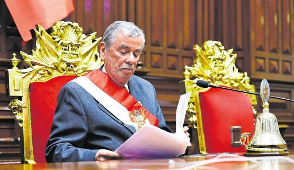 Rospigliosi se aferra a la Mesa Directiva del Congreso