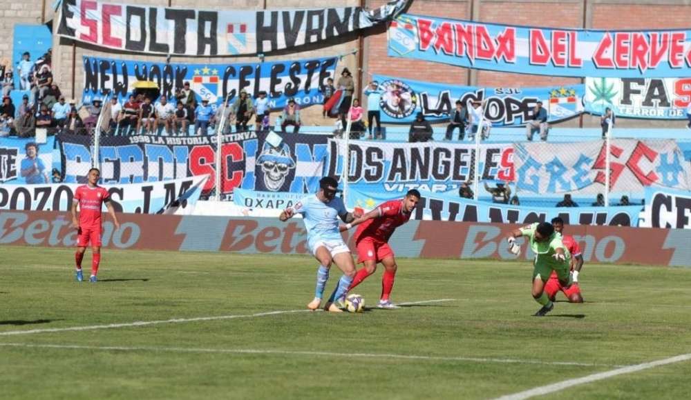 ADT sorprende y vence 3-2 a Cristal en Tarma