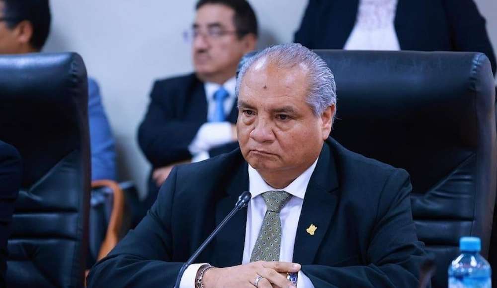 Sandoval tilda de “irresponsable” al cardenal Castillo