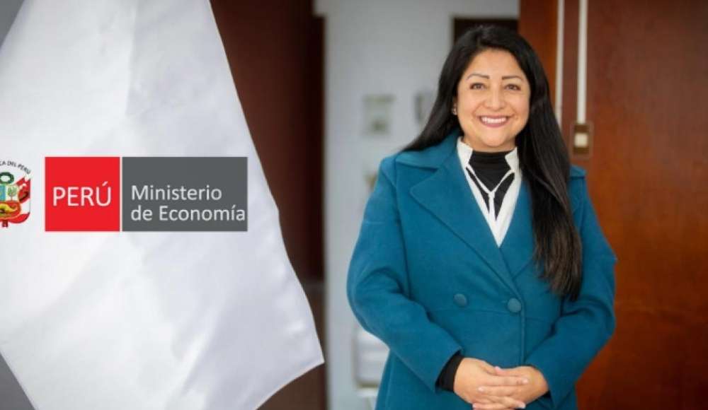 Denisse Miralles asume Economía en nuevo gabinete