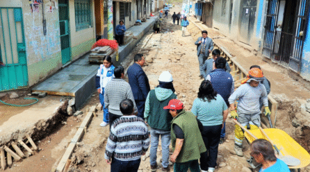 Vecinos celebran pavimentación en El Tambo